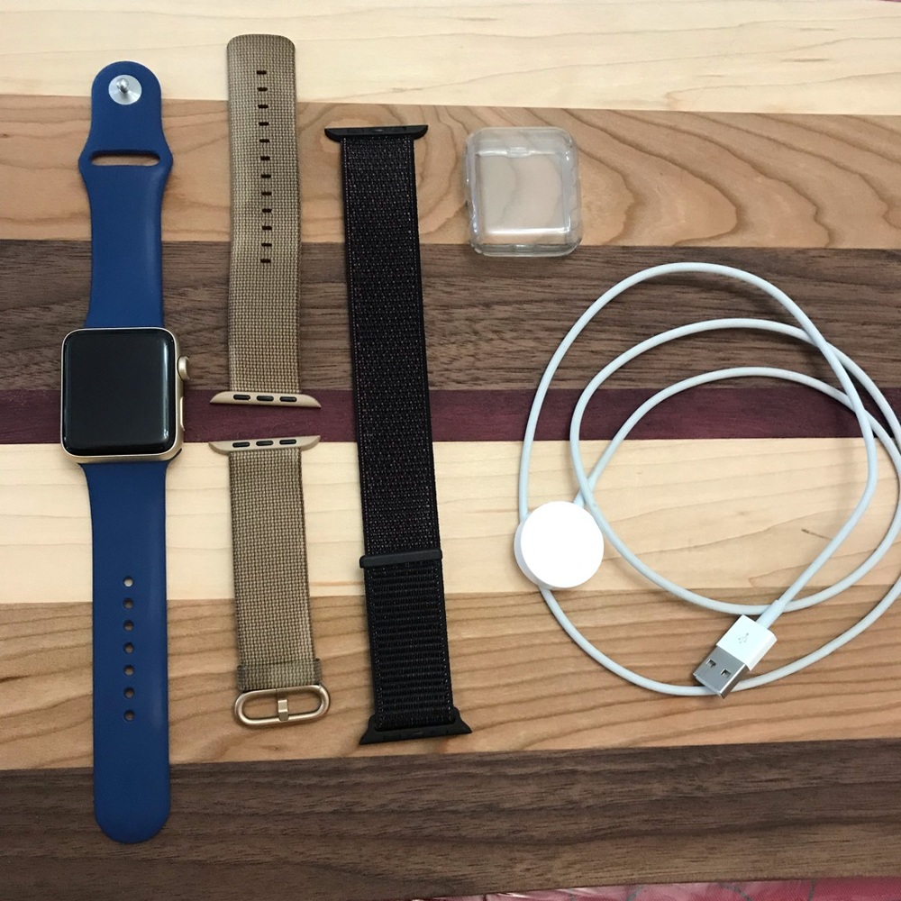 Apple Watch Series 2 gold 42mm excellent condition
